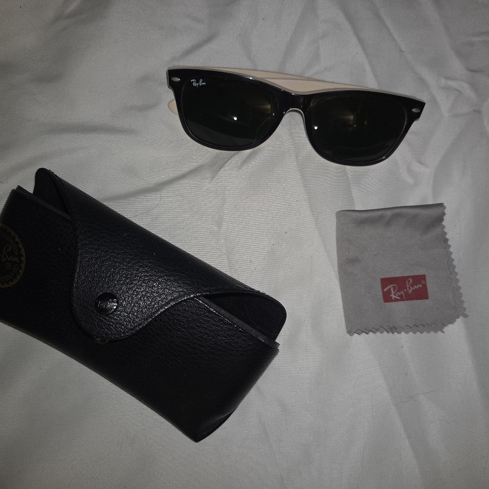 Ray-Ban Black Sunglasses with Case